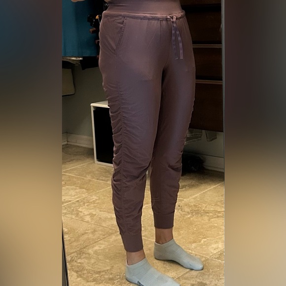 Athleta Attitude Jogger ruched sides size 2 - Picture 5 of 6